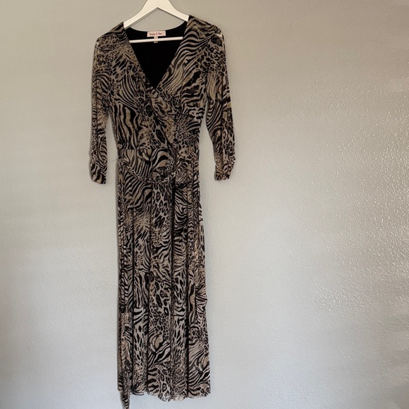 Elegant Long Sleeve Animal Print Dress - Picture 1 of 6